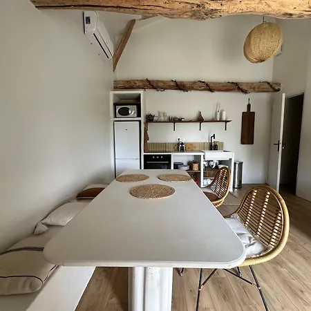 La Parenthese Lagrave