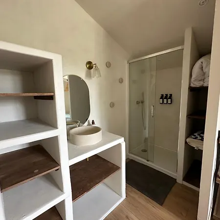 La Parenthese Lagrave